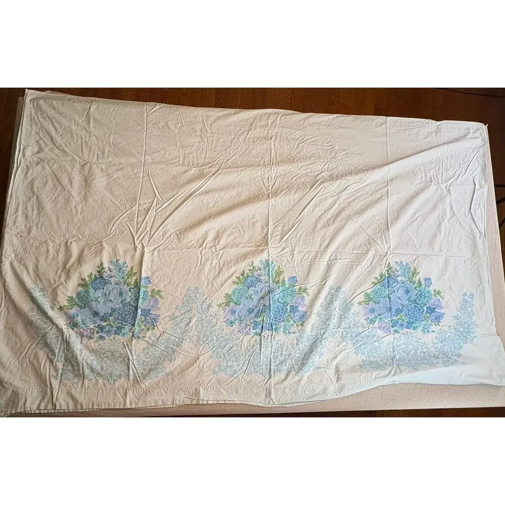 Vintage J.P. Stevens & Co., Inc. Utica Floral Double Flat Twin Blue Floral Sheet